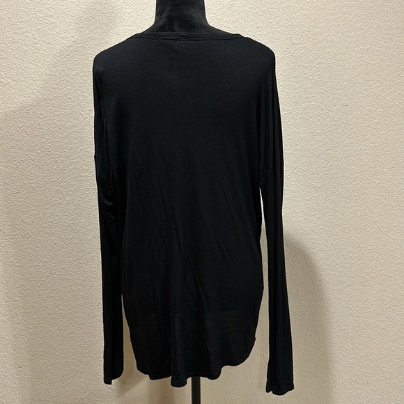 Forever 21 Black Long Sleeve Button Up - Picture 3 of 3